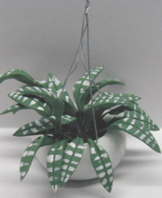 Dollhouse Miniature Hanging-Green/White Leaves 2 3/8